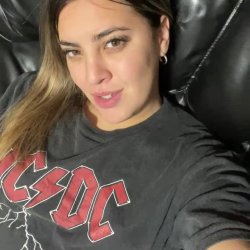 Pendeja Puta Argentina muy cachonda enseña todo - sr3nag5