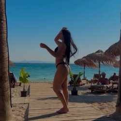 Erika perrita de Artigas muy rica