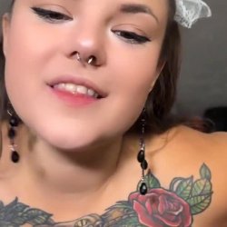 Hot Betty Bong Leaks 18+