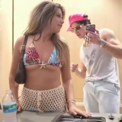 clavicular bulge flash a group  pawg baddie on live stream then call her boyfriend and kick them out
