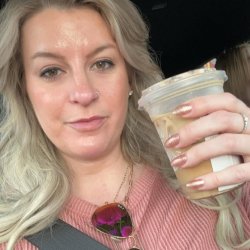 Request.. Thick Gorgeous Milf.. <> CEO of Mamabearbrand.. <> Instagram Influencer..