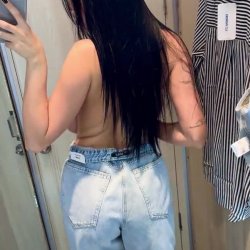 Sexy Busty Emma Leaks 18+