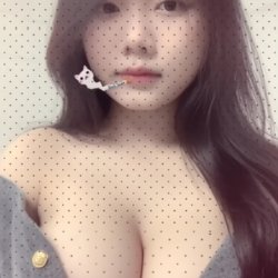 con điếm khánh ly khoe vú to vãi lồn