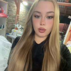 Hablenme, califico a sus amiguitos, lleguen y manden su foto mostrando todo 😏 +56954669759