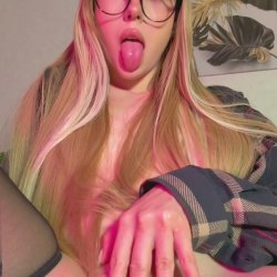 🔞 naughty girl natural tits fingering pussy horny wet 🔞💦 OF bio
