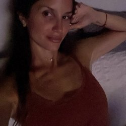 Don't go to work today, stay in bed with me