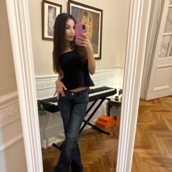 My youthful sexy body craves a man to fuck m