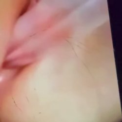 Masturbating pussy play