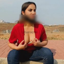 Filthy smoking slut from Lahore loves showing off her sexy body and taking big dicks up her cunt