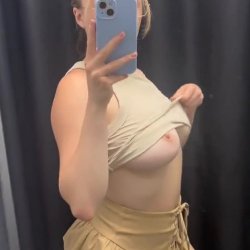 Beautiful Emily Leaks 18+