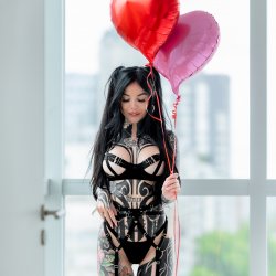 I find pleasure in showing you my tattooed body