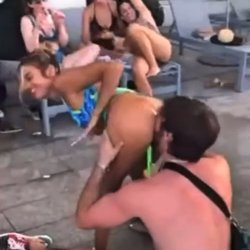 Drunk chick in Cancun gets her ass eaten 😮