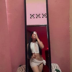 Putita vende su pack por Instagram