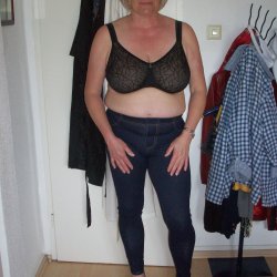 Dagmar F. (64): spermageile,speckige Kasseler 3-Lochehestute! Wer (er)kennt sie?