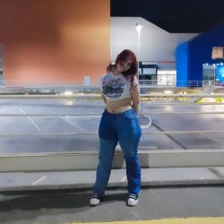 Se llama Danna es de Monterrey,anda con su novio el flaquito 😆
