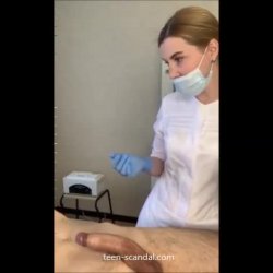 Beautician get a cumshot before even waxing