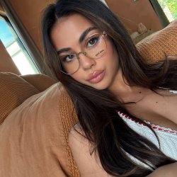 Disclosure #526: Filipina-American swimsuit model