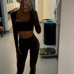 Giving your eyes lots of curves to enjoy