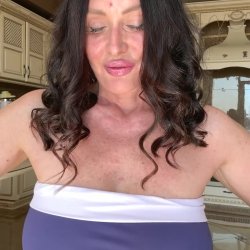 🔞 Sexy MILF big perky tits round ass hot horny slut 🫦💦🍑😈 OF now