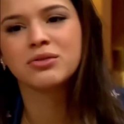 Bruna Marquezine invadindo a concentração do  Santos