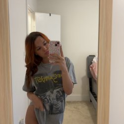 Just a shy teen girl <3