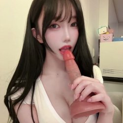 Cute Korean Sucks Big Dildo Close Up abg asian latina Big Tits college Baddie Amateur Teen leaked_thumb2