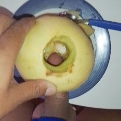Jugando con un melon