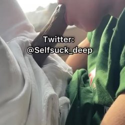 trans chupando o próprio pau 🍆