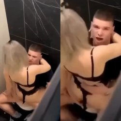 Horny teens caught fucking in nightclub toilet 😮😮