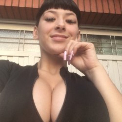 Turra pendeja puta tetona🇦🇷