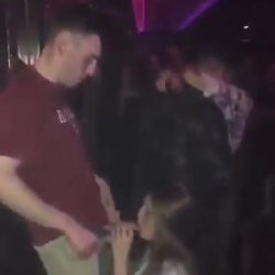 Le Chupa La Pija En Plena Joda