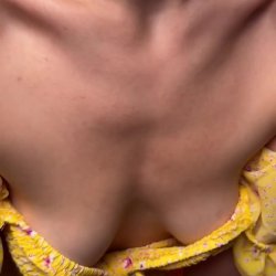 Just a gentle reminder: I’m here to tease you 💖😏