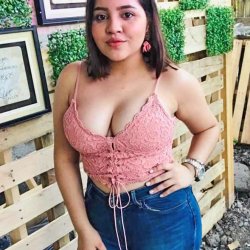 Nayeli C