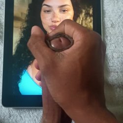 Anny tributada por seguidor