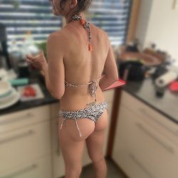 Hotwife BikinTime 01