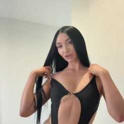 🔞 Hot milf big perky tits round ass sexy nude tease horny slut 🫦💦🍑😈 OF now