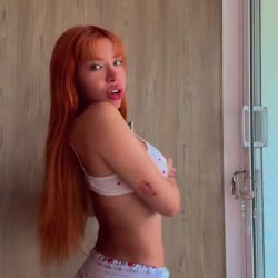 Yeri Mua Buenísima cantante culona mexicana parte 12
