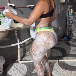Samara brasileira do rabão delicioso e o  cu quente!